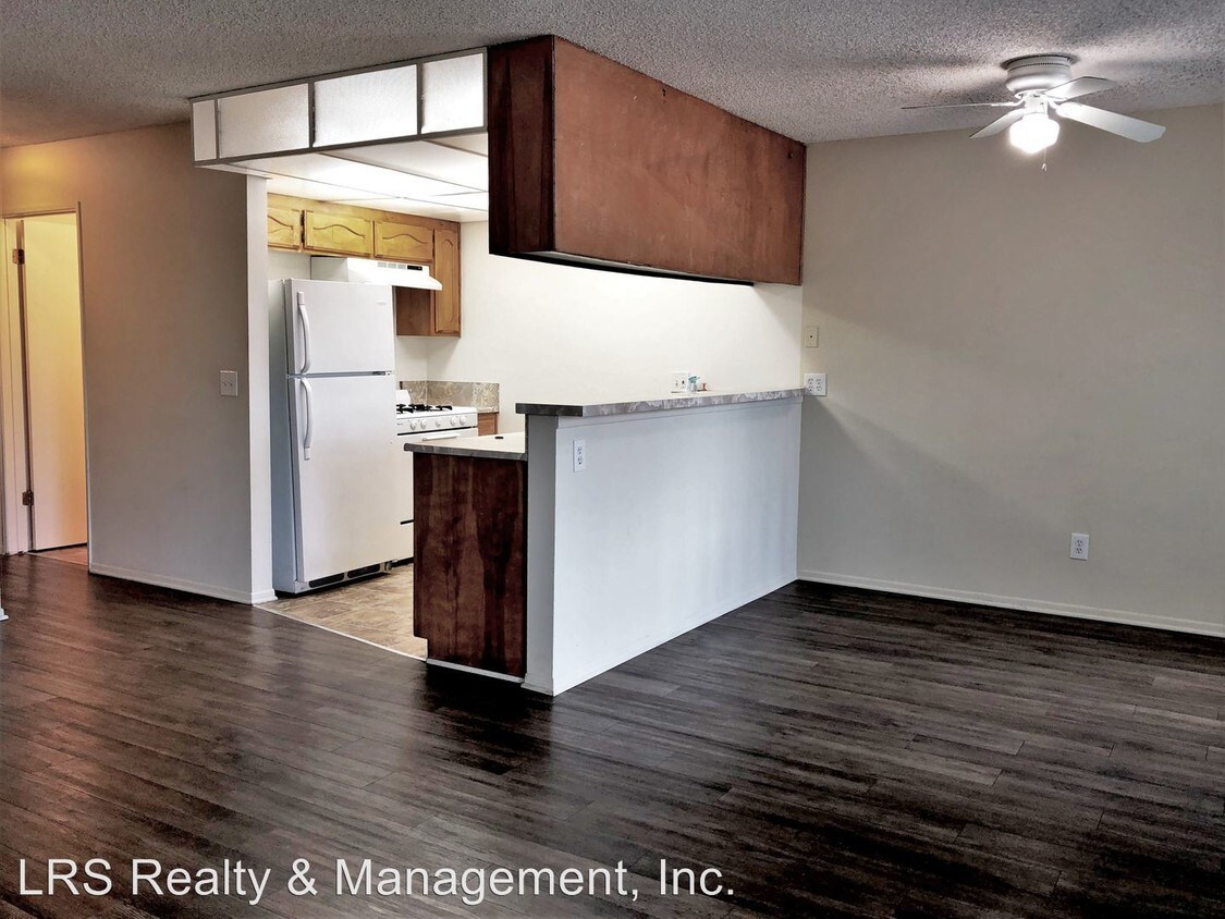 Foto principal - 12155-12157 Vanowen St