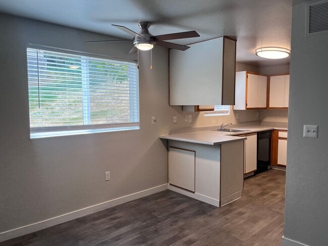 Foto del edificio - Affordable One Bedroom With Washer and Dry...