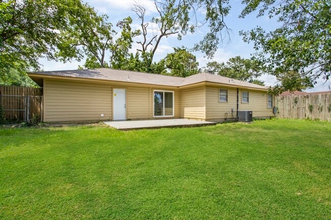 Foto del edificio - 13226 Rockglen St