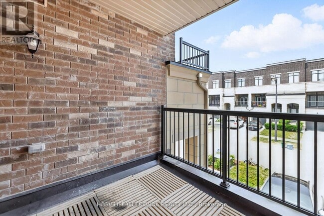Building Photo - 37 Arianna Cres