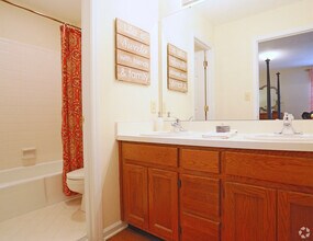 Interior Photo - Strawberry Hill