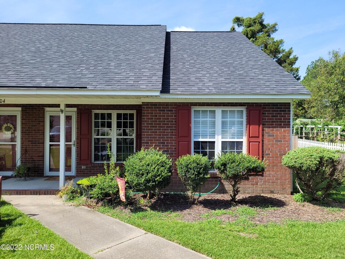 3904 Elkin Ridge Dr, Greenville, NC 27858 Townhome Rentals in