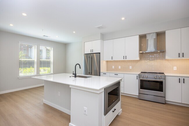 Building Photo - Avalon Brier Creek