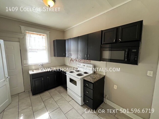 Foto del edificio - 1409 College St