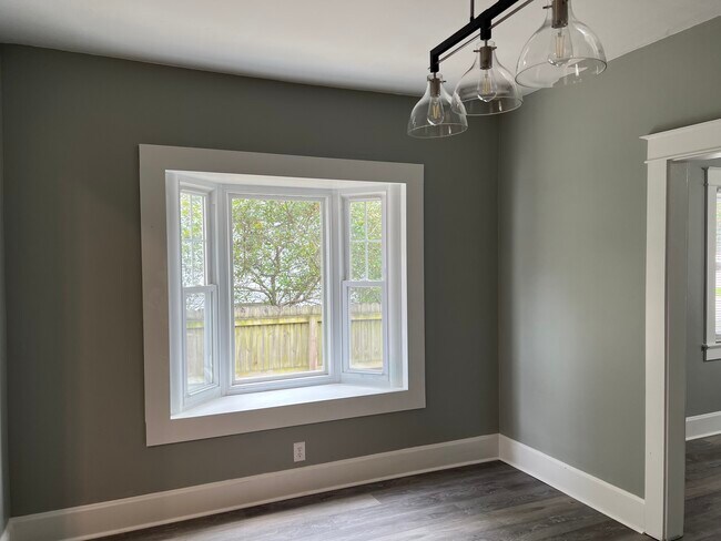 Foto del edificio - 530 S Willow Rd