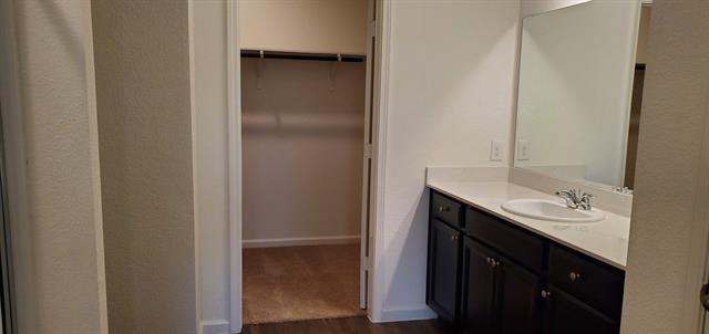 Building Photo - 709 Peach Tree Ln