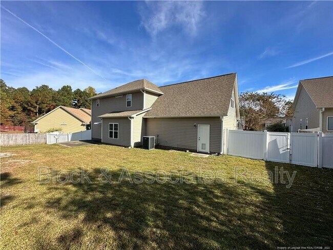 Foto del edificio - 71 Germantown Rd