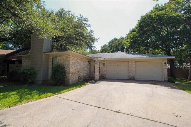 Building Photo - 6505 Columbia Oaks Ct