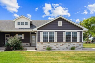 Building Photo - 3016 Sherwood Dr