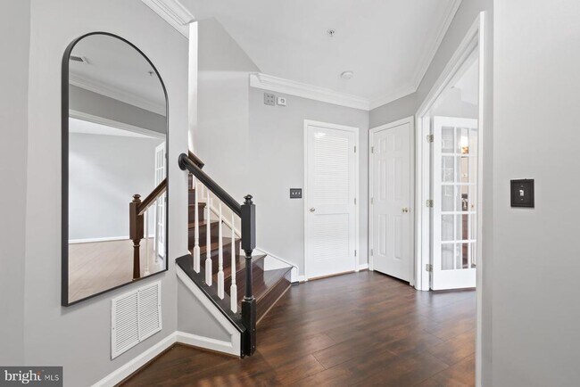 Foto del edificio - 713 Norfolk Ln