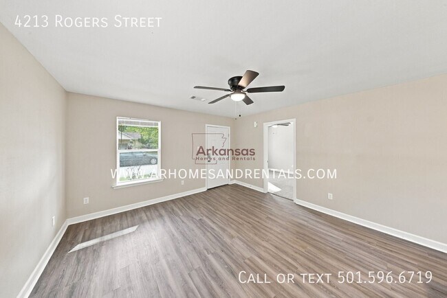 Building Photo - 4213 Rogers St