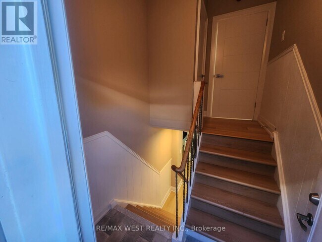 Building Photo - 44 Landron Crescent