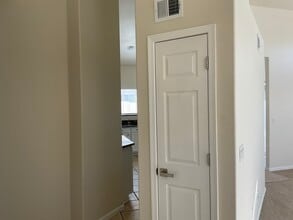 Building Photo - 4307 E South Fork Dr