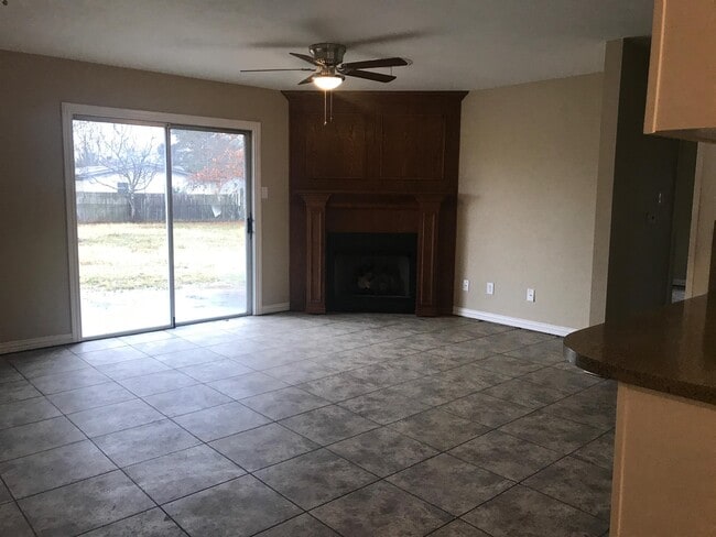 Building Photo - 2043 US-69