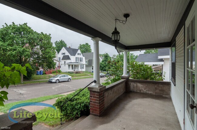 Building Photo - 2 br, 1 bath House - 636 Innes St NE