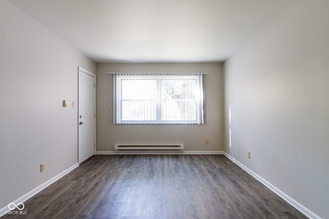 Foto del edificio - 5915 Devington Rd