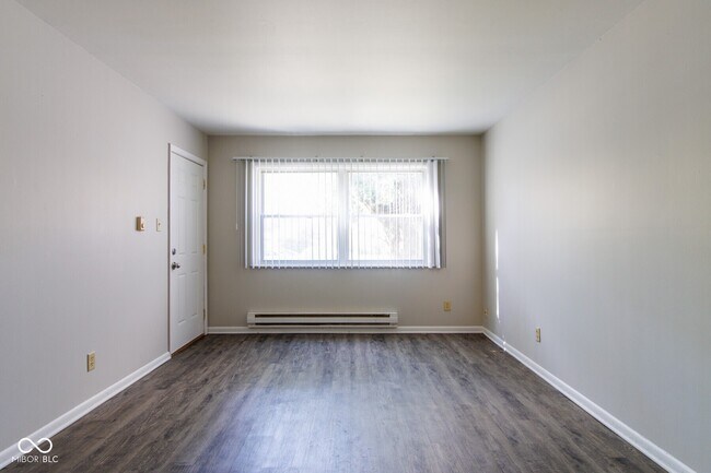 Building Photo - 5915 Devington Rd