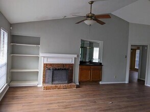 Building Photo - 3101 Townbluff Dr