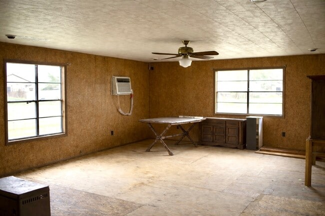 Building Photo - 407 Nugier Ave