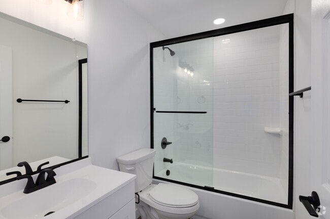 3 habitaciones, 2 baños - 890 pies cuadrados - Baño - Mountain Vista