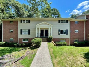 Building Photo - 1100 Skyland Dr