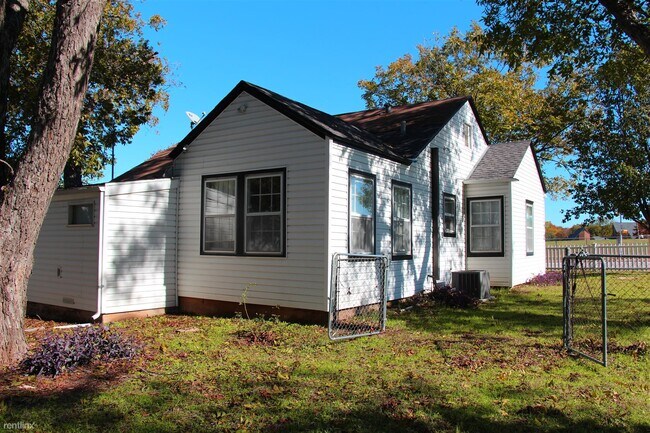 Building Photo - 3 br, 1 bath House - 2112 Ederville Road