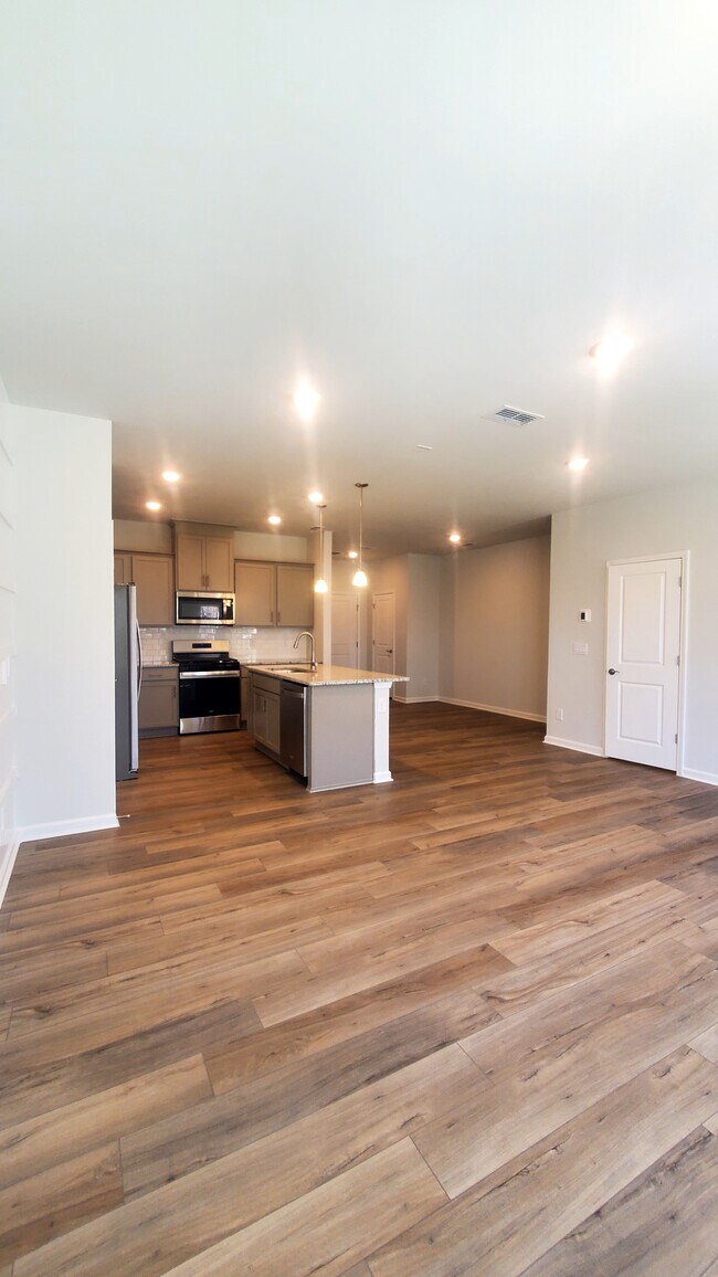 Foto del edificio - 906 Plum Creek Pl