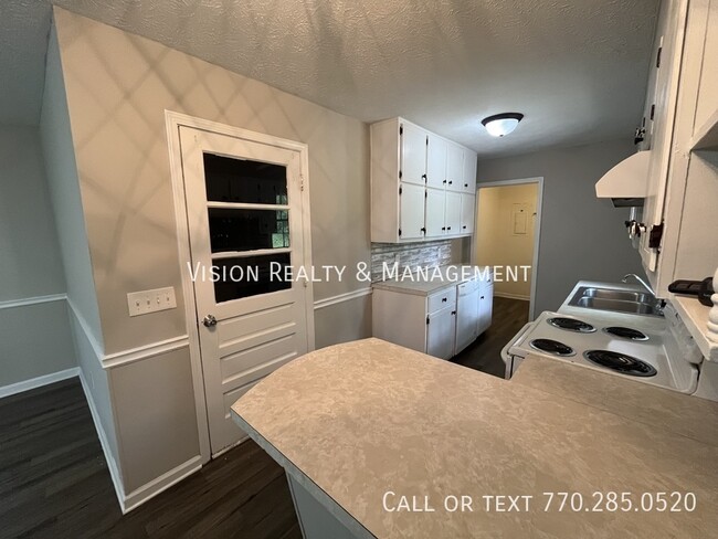 Foto del edificio - 153 Carroll Cir