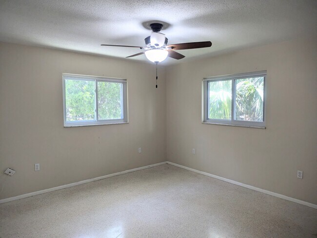 Building Photo - 85 Horton Cir