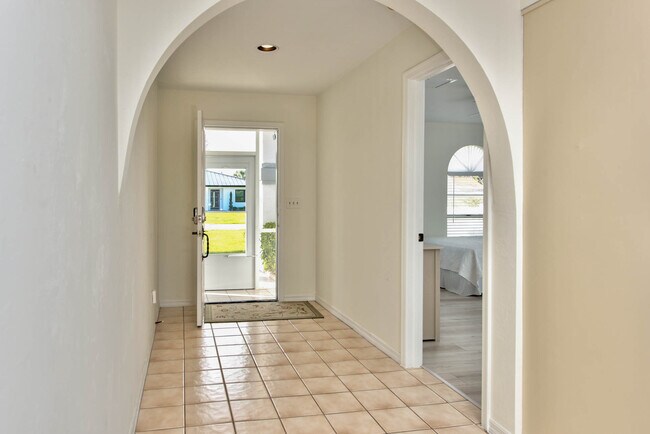Foto del edificio - 627 94th Ave N