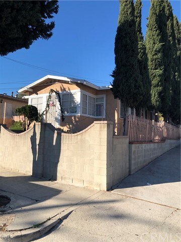 Foto principal - 624 W 2nd St