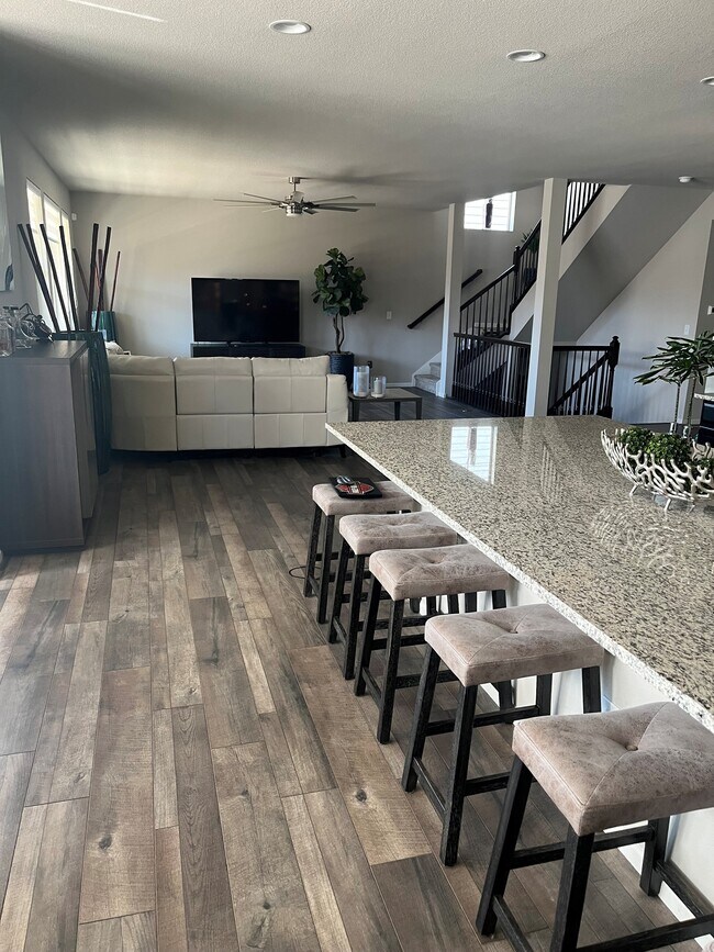 Foto del edificio - 26906 E Davies Pl