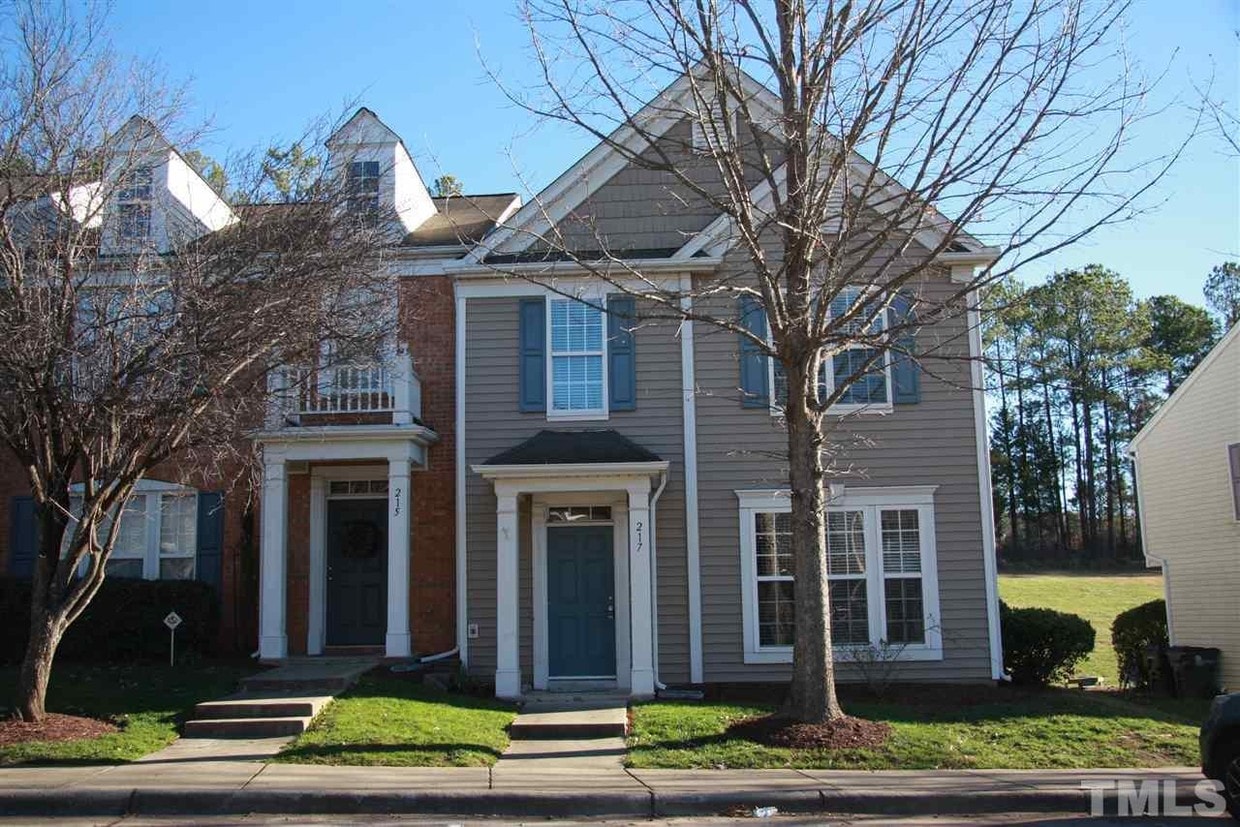 Primary Photo - 217 Walnut Woods Dr