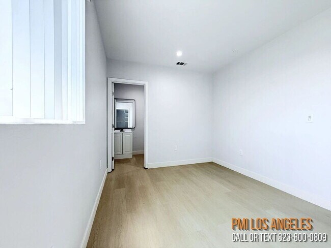 Foto del edificio - 206 1/2 E 87th