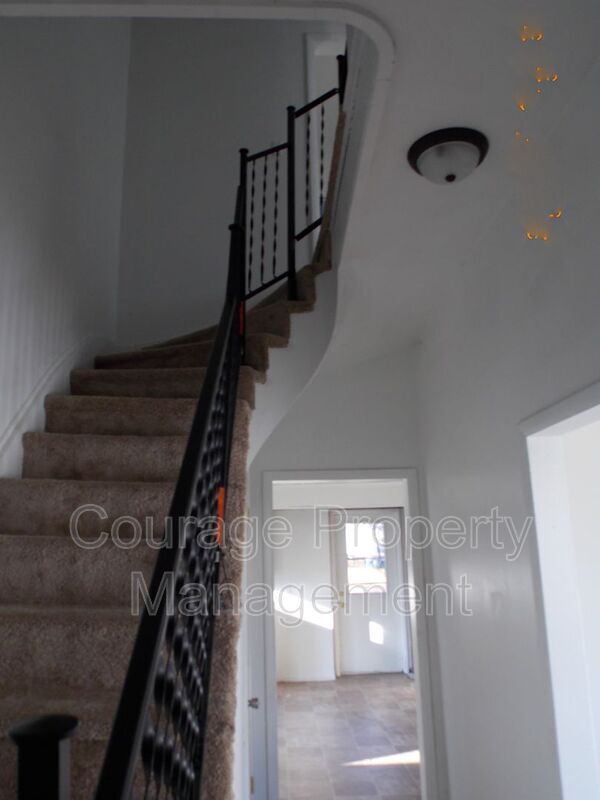 Foto del edificio - 421 E Washington Ave