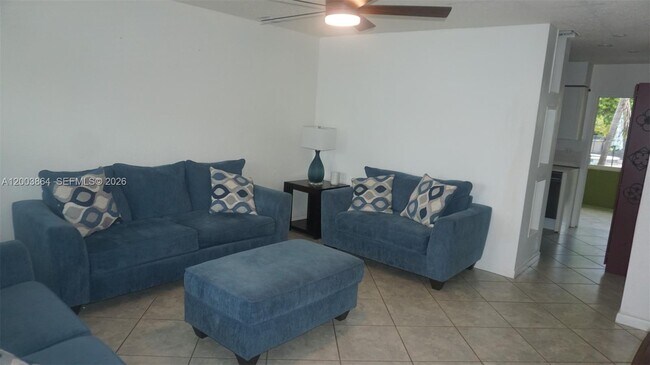Foto del edificio - 853 NE 37th St