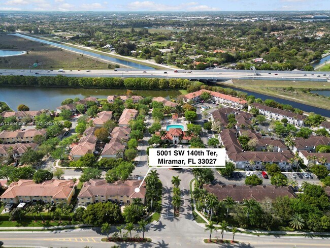 Building Photo - 5001 SW 140th Terrace