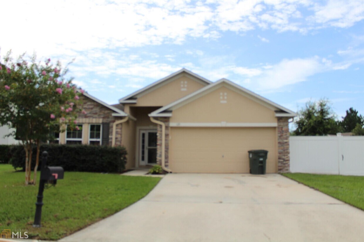 Foto principal - 125 Pine Bluff Ct