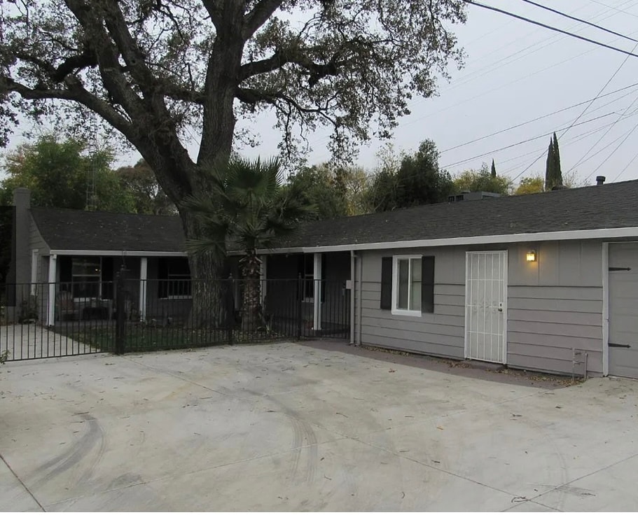 Primary Photo - 3815 N California St
