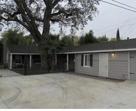 Building Photo - 3815 N California St