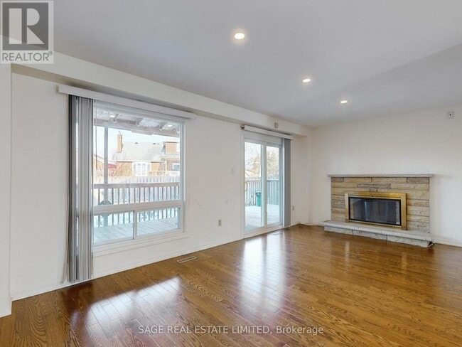 Building Photo - 64 Durness Ave