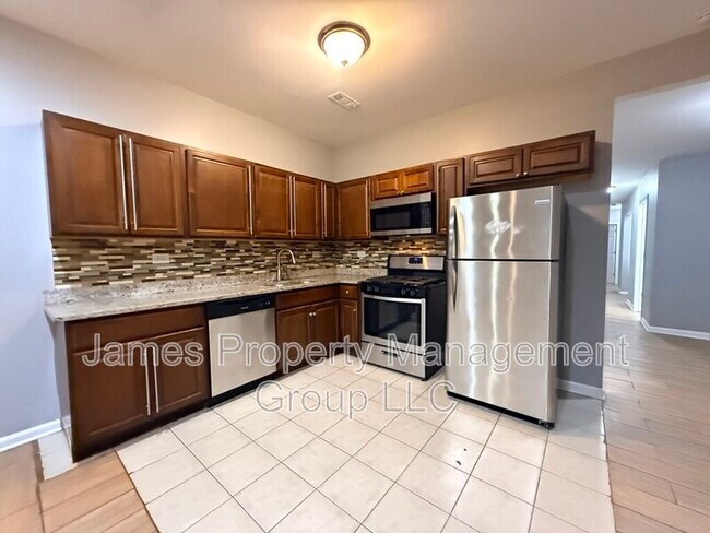 Foto del edificio - 3112 W Monroe St