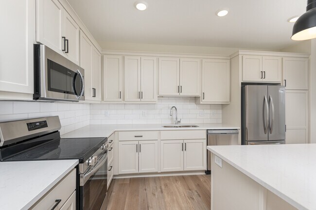 Building Photo - The Uptown Apartments