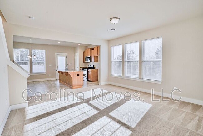 Building Photo - 449 Pangel Ln