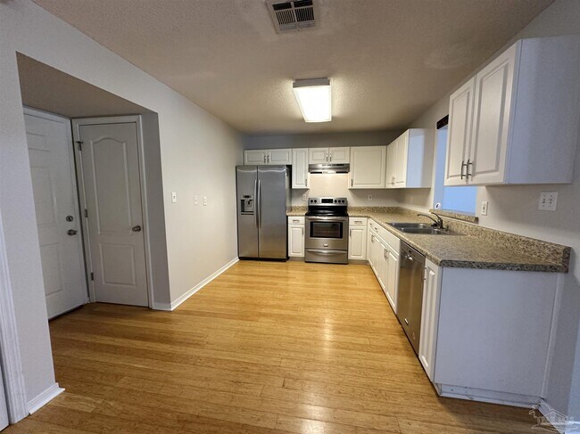 Foto del edificio - 4675 Calle Ladera