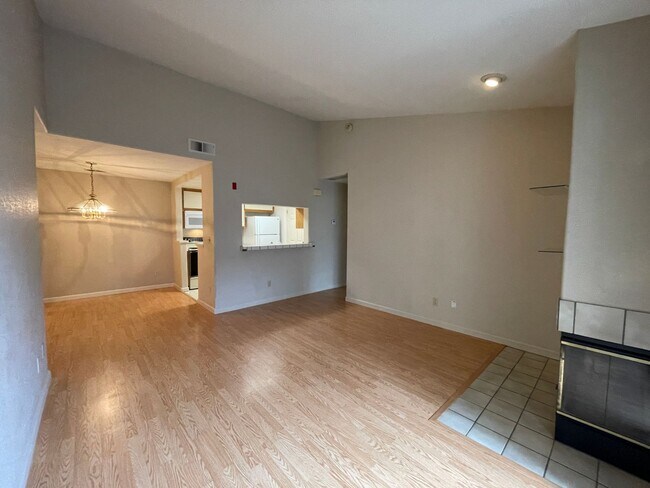 Building Photo - Cozy 2 Bedroom 2 Bath Condo in desirable P...