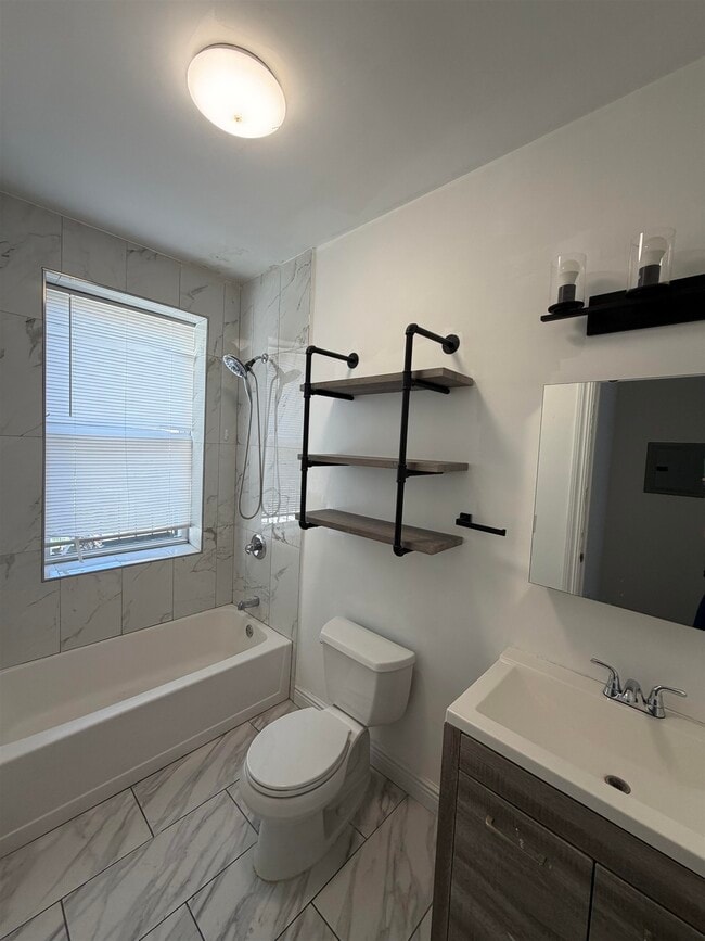 Building Photo - 80 71st St