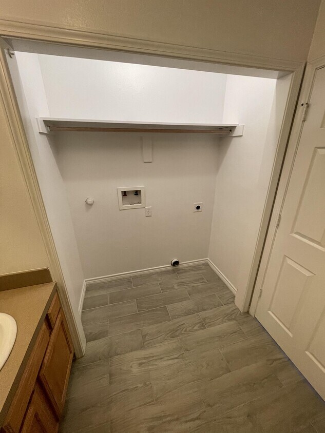Foto principal - 368 Westview Ln