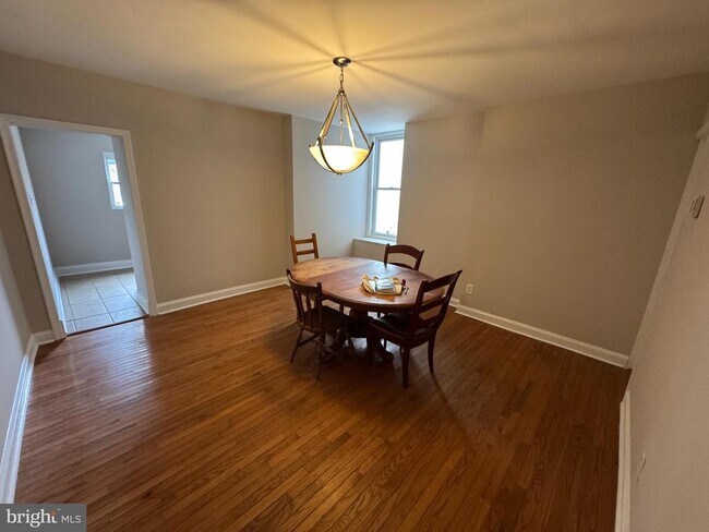 Building Photo - 4728 Umbria St