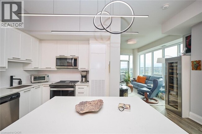 Building Photo - 385 Winston Rd